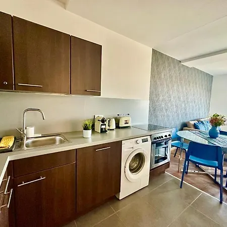 Lovely Young Panorama 01 #danube #balcony #freeparking Apartment